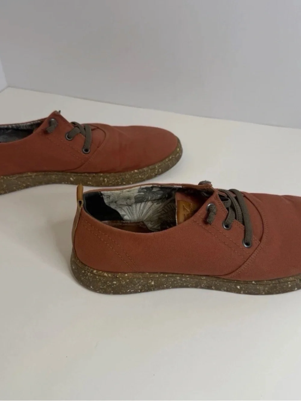 Section X Mens 8.5 M Rust Orange Canvas Derby Shoes Made in Brazil 331SX0003
